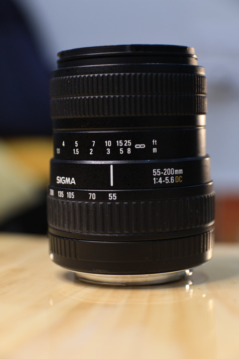 Lens sigma 55-200mm For canon ef
