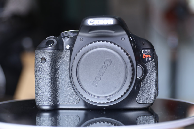 Máy ảnh Canon eos rebel t3i